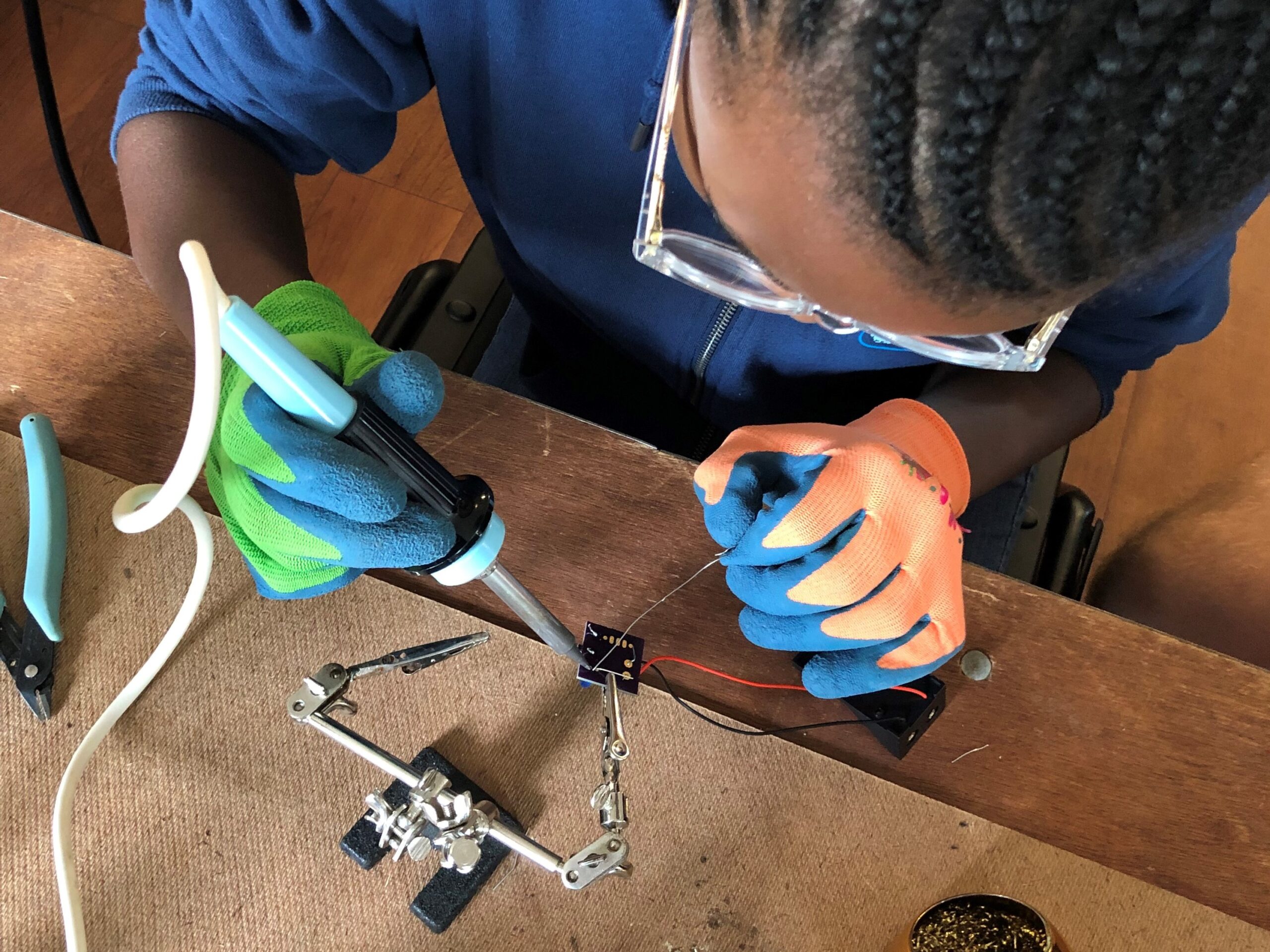 INTRO TO CIRCUITS & SOLDERING | Grades 6-10 | July 24-28 | $220